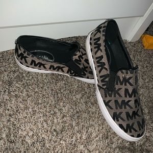 Black mIchael Kors slip on